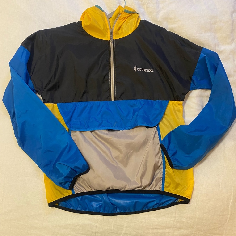 Cotopaxi Women’s Blue and Yellow Windbreaker